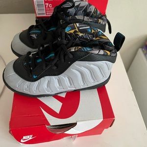 Nike toddler sneakers